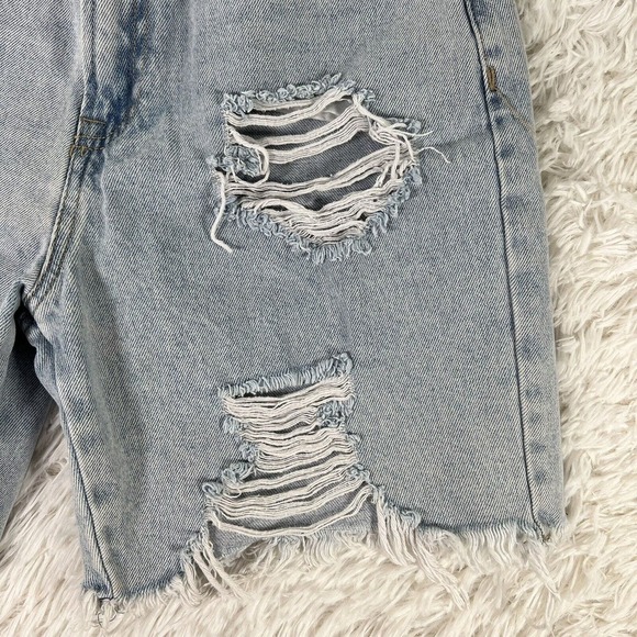 FOREVER 21 Womens SIZE 28 Cut Off Shorts Light Blue Denim Distressed Rips - Picture 3 of 11